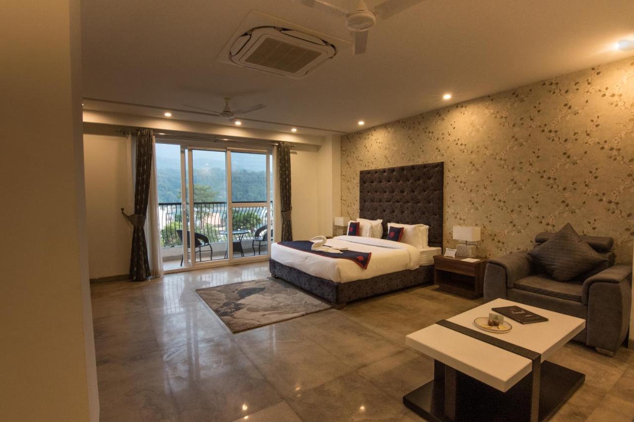Holywater Hotel By Ganga Kinare #150 Mts From Ganga Ghat Rishīkesh Eksteriør billede