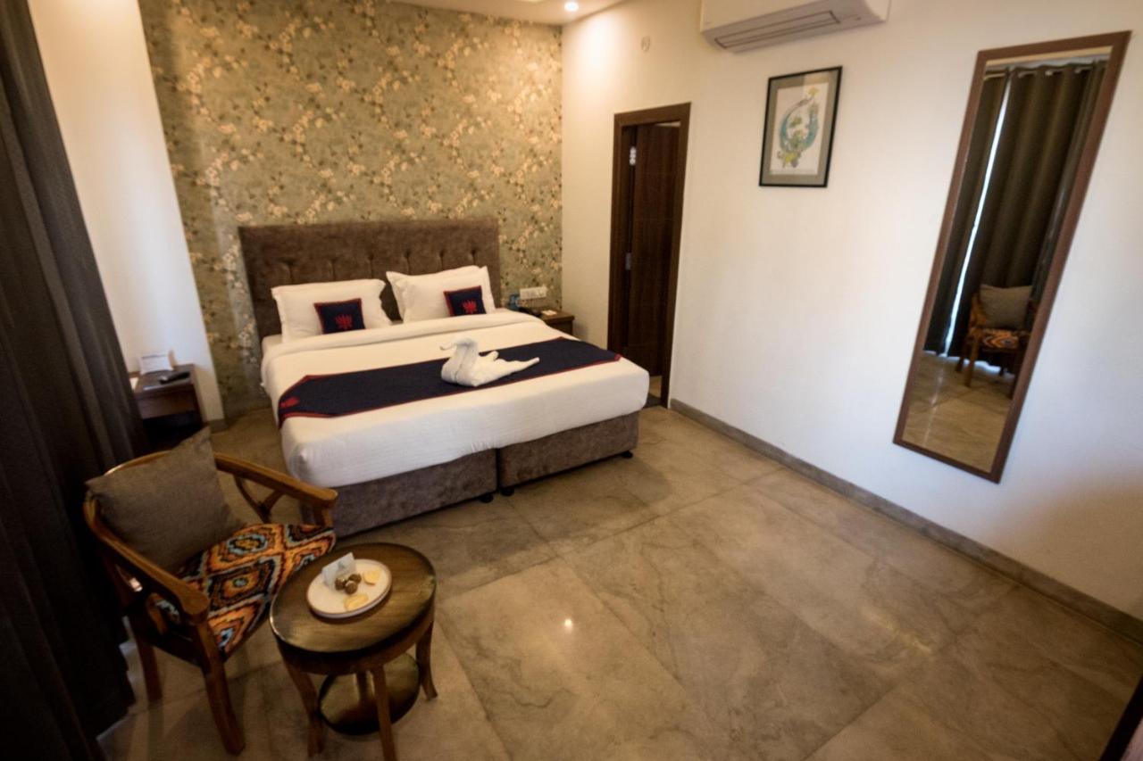 Holywater Hotel By Ganga Kinare #150 Mts From Ganga Ghat Rishīkesh Eksteriør billede